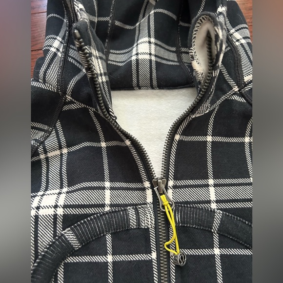 EUC lululemon Scuba Hoodie II Varsity Plaid Size 4 - Picture 3 of 10